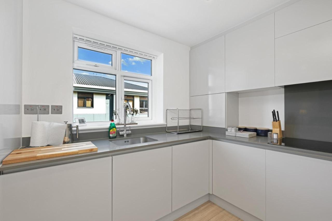 St Martins 2 Bedroom Apartments In Ruislip By 360 Stays Exterior foto