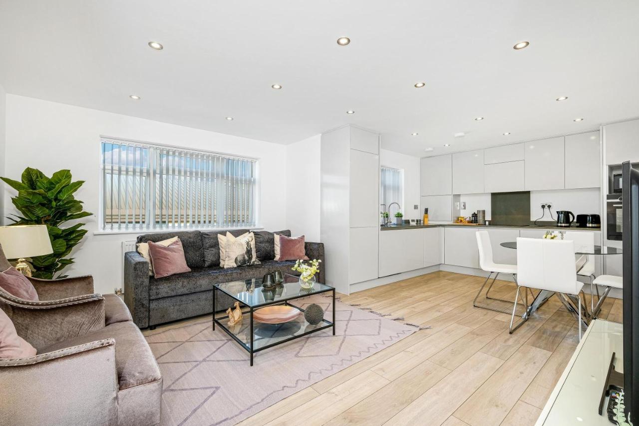 St Martins 2 Bedroom Apartments In Ruislip By 360 Stays Exterior foto