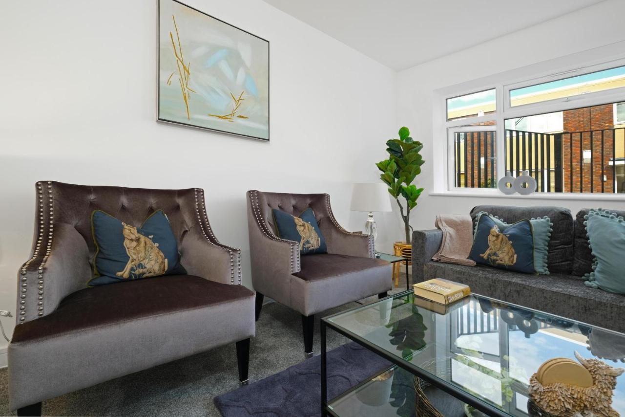 St Martins 2 Bedroom Apartments In Ruislip By 360 Stays Exterior foto