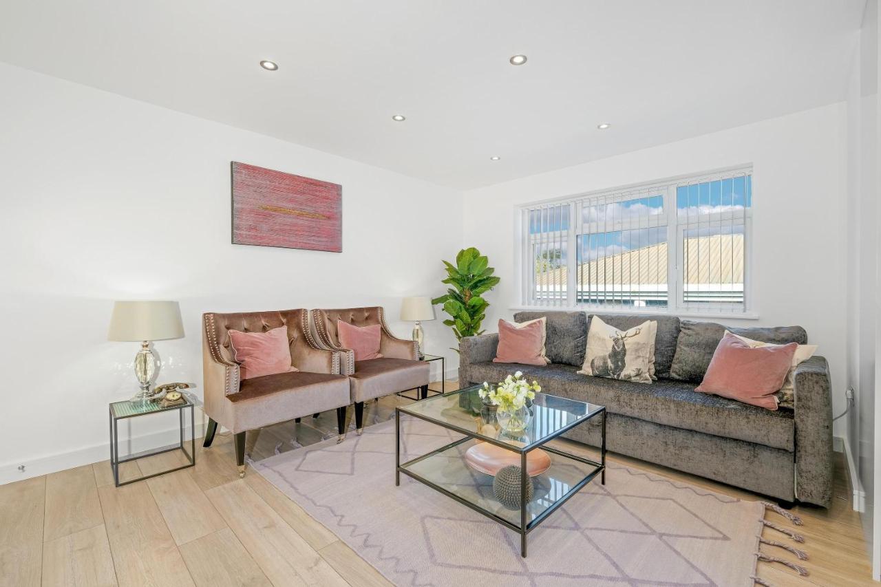 St Martins 2 Bedroom Apartments In Ruislip By 360 Stays Exterior foto