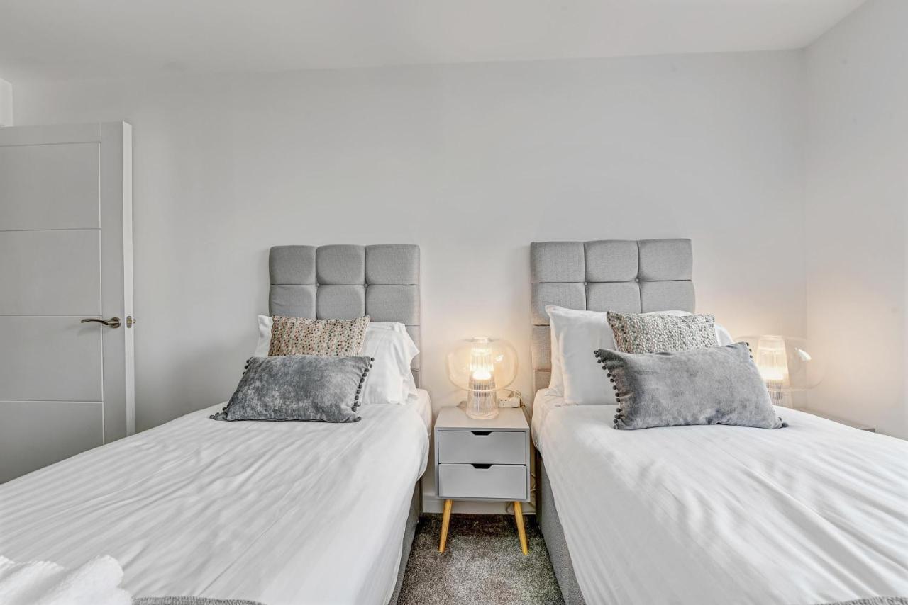 St Martins 2 Bedroom Apartments In Ruislip By 360 Stays Exterior foto