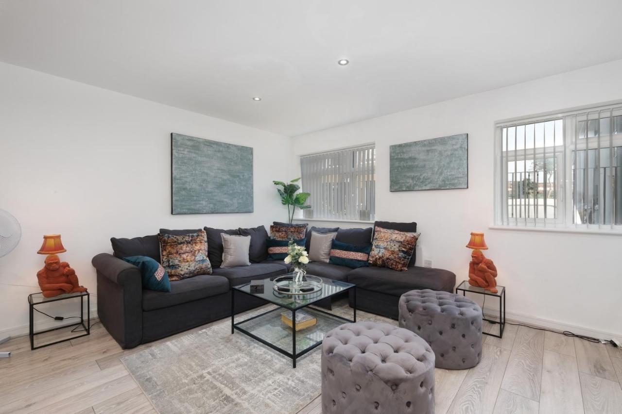 St Martins 2 Bedroom Apartments In Ruislip By 360 Stays Exterior foto